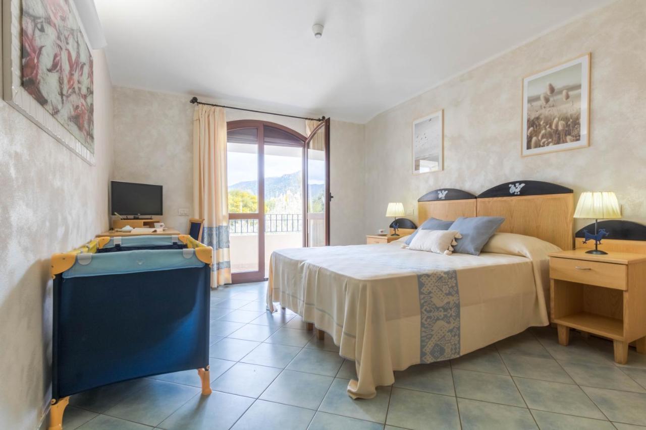 Hotel Villa Del Mare Solanas Solanas  Exterior foto